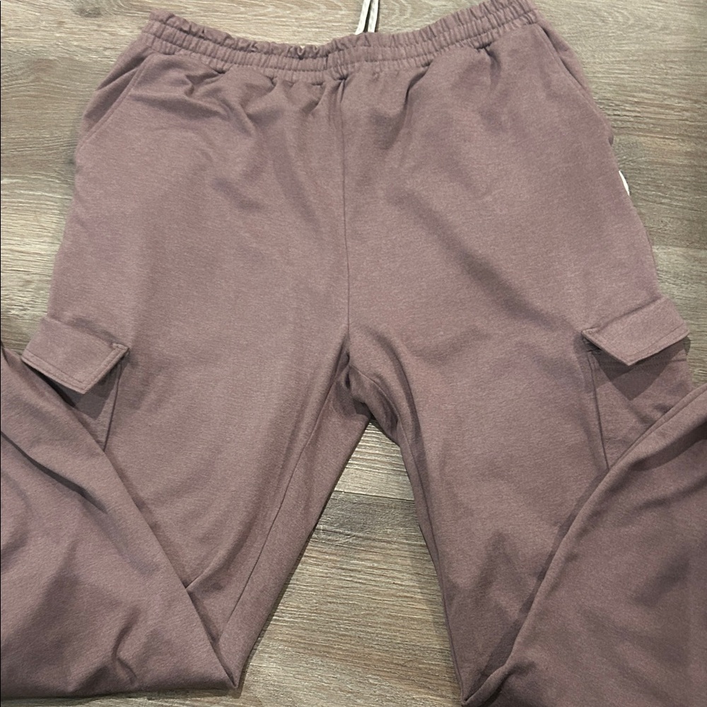 NWOT Vuori Dusty Purple Joggers